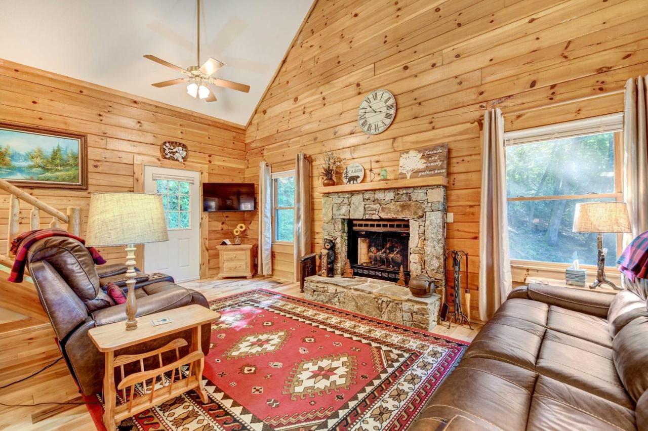Lake Junaluska Waynesville Cabin With Covered Deck And Fire Pit! מראה חיצוני תמונה