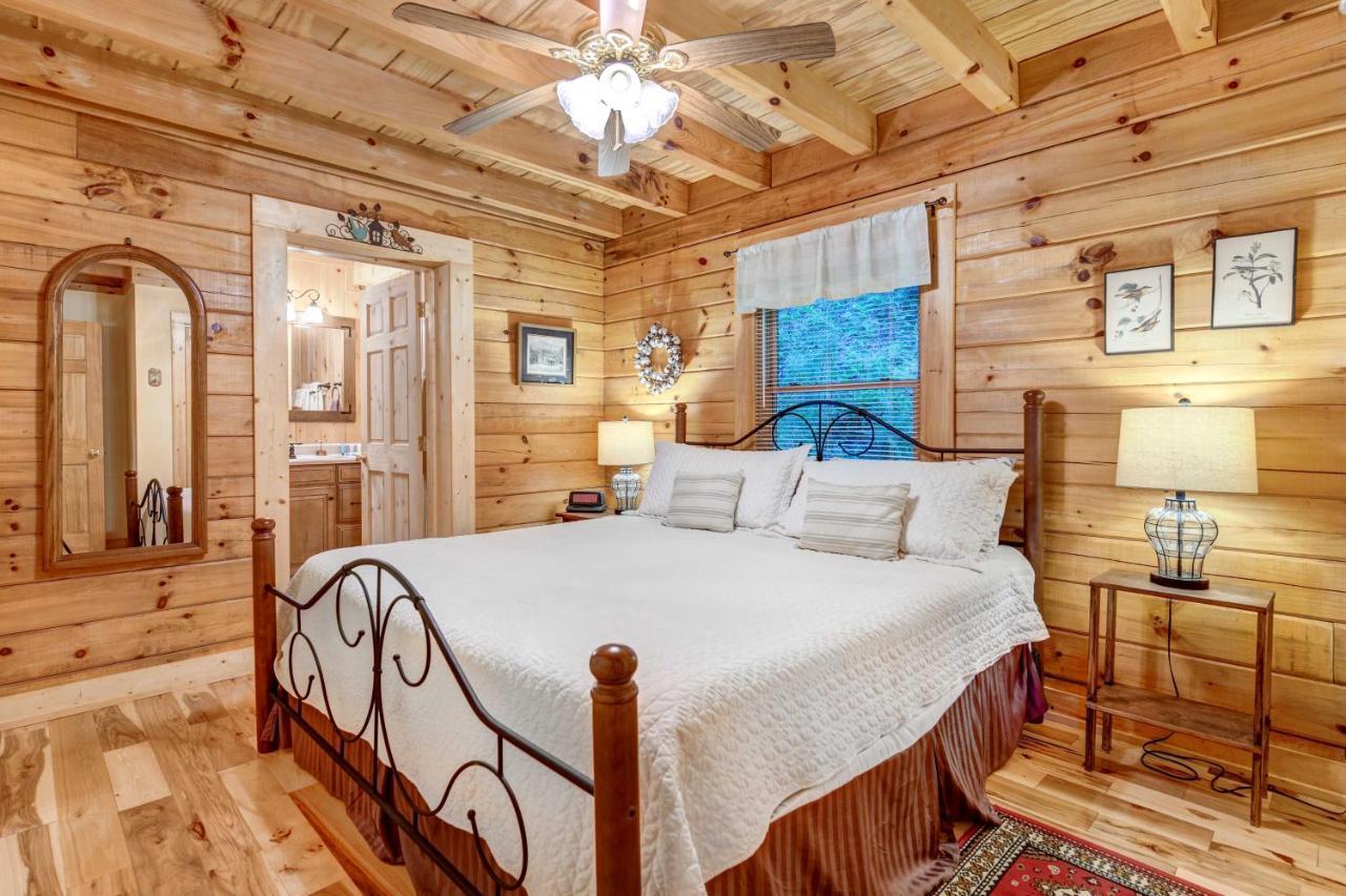 Lake Junaluska Waynesville Cabin With Covered Deck And Fire Pit! מראה חיצוני תמונה