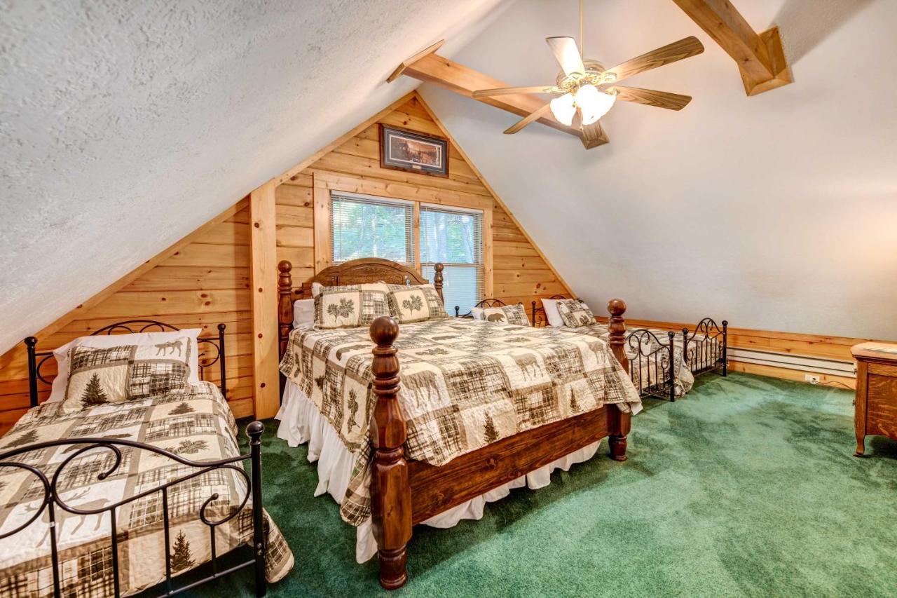 Lake Junaluska Waynesville Cabin With Covered Deck And Fire Pit! מראה חיצוני תמונה