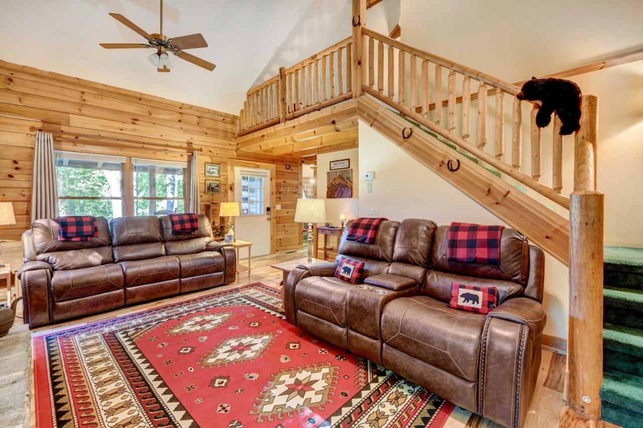 Lake Junaluska Waynesville Cabin With Covered Deck And Fire Pit! מראה חיצוני תמונה