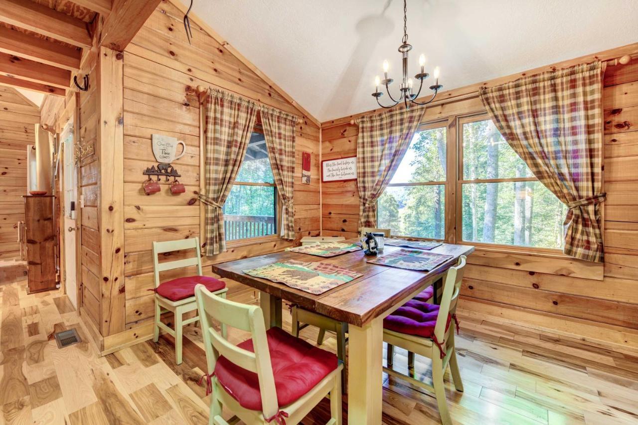 Lake Junaluska Waynesville Cabin With Covered Deck And Fire Pit! מראה חיצוני תמונה