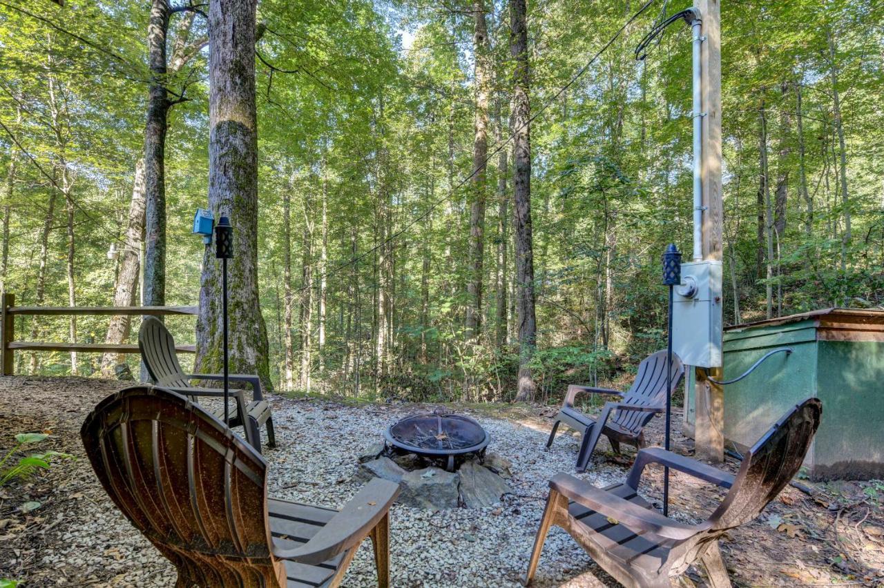 Lake Junaluska Waynesville Cabin With Covered Deck And Fire Pit! מראה חיצוני תמונה